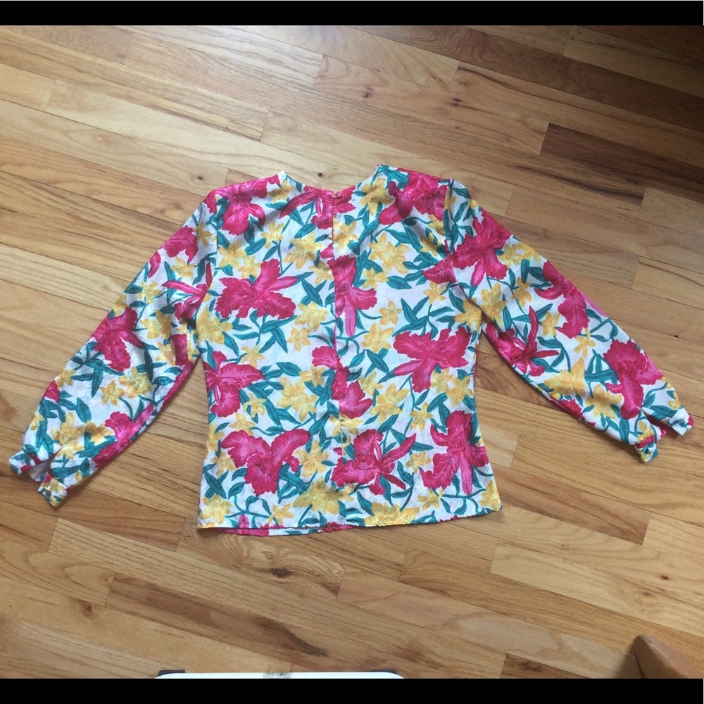80's Top 💐 - Picture 2 of 3